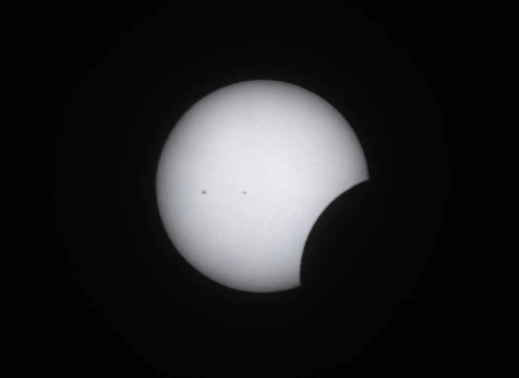 An image showing an annular eclipse of the sun.